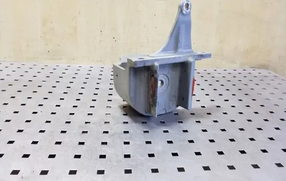 Tesla Model S Engine mounting bracket 1034558