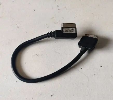 Mercedes-Benz R W251 iPod connector socket A0018279204 82355