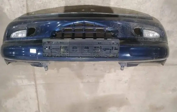 Chrysler PT Cruiser Front bumper melynas