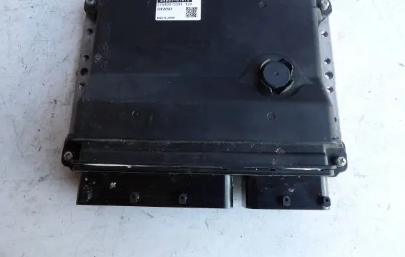 Toyota Prius (XW30) Engine control unit/module 8966147410 2754005591