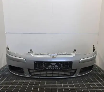 Volkswagen Golf V Front bumper LA7W