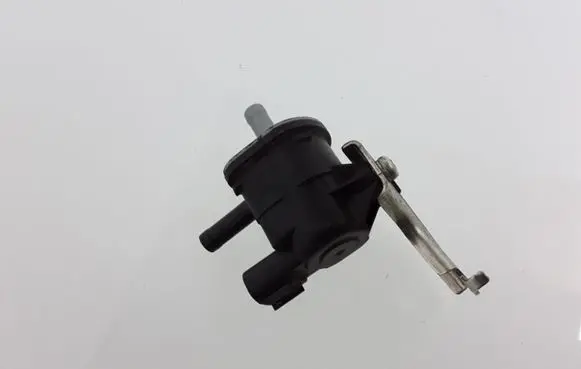Lexus CT 200H Valve vacuum 9091012276