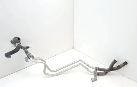 Toyota Prius (XW50) Engine coolant pipe/hose