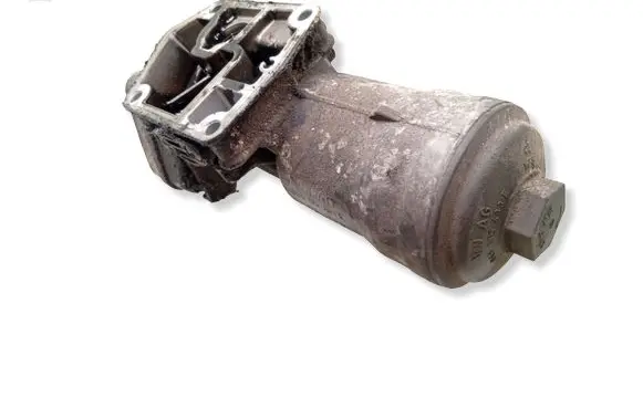 Volkswagen Touran I Oil filter mounting bracket 045115389K