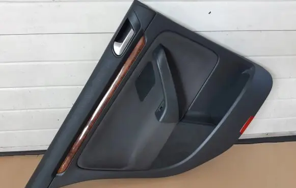Volkswagen Jetta V Rear door card panel trim