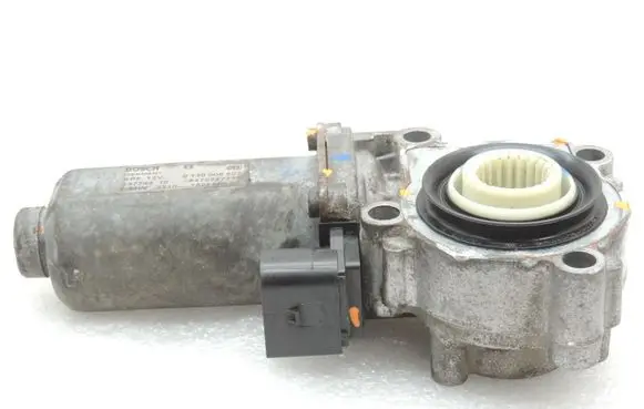 BMW X3 E83 Gearbox-reducer motor 27107528559 7528559