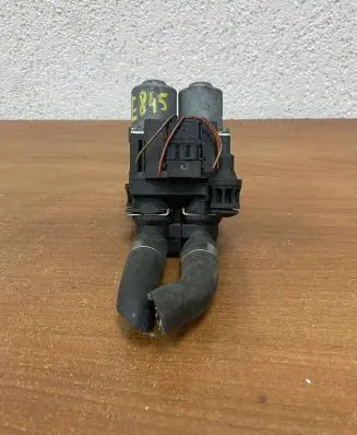Mercedes-Benz S W220 Coolant heater control valve 0235451628 E845
