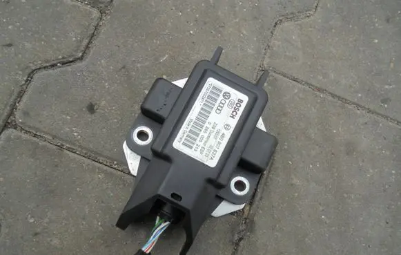 Audi A6 S6 C5 4B ESP acceleration yaw rate sensor 5B0907637A