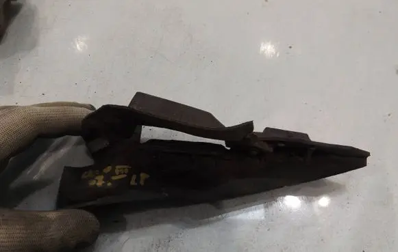 Renault Clio III other engine part 8200421926C