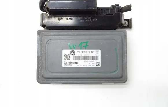 Volkswagen Polo IV 9N3 Engine control unit/module ECU 03E906019AK