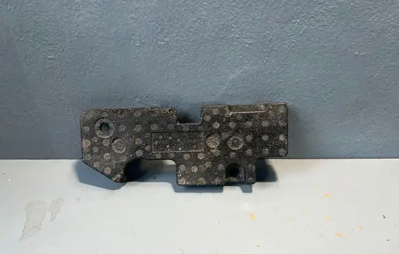 Volkswagen Tiguan Battery tray 1K0915325B