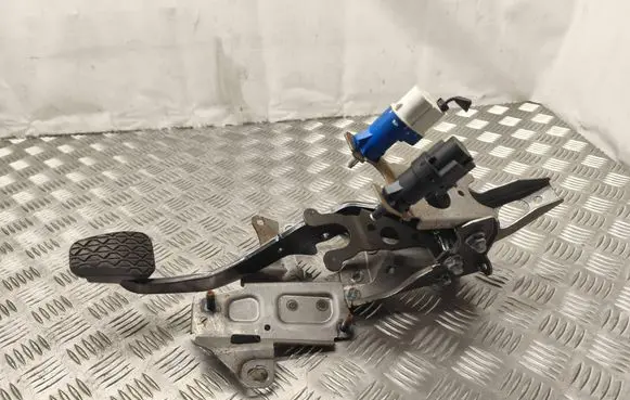 Ford Fiesta Brake pedal 3M5T13480AC AA6T9C872AA