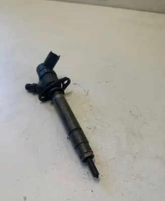 Volvo V70 Fuel injector 0445110078