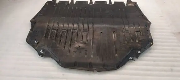 Seat Ibiza IV (6J,6P) Engine splash shield/under tray 6Q0825237F