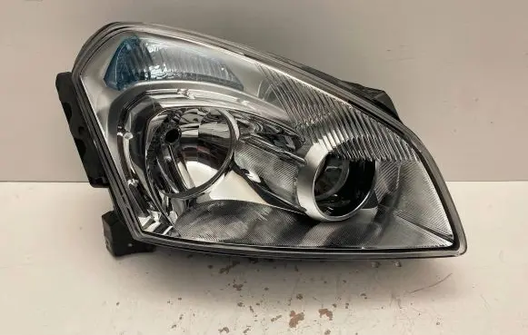 Nissan Qashqai Headlight/headlamp 26010JD90A 00244544 1EF23804202