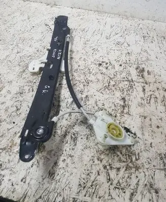 Seat Altea XL Rear window lifting mechanism without motor