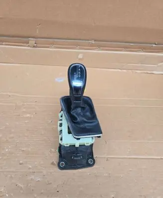 Volvo V40 Gear shifter/selector 31367483