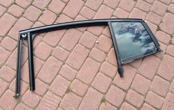 Opel Insignia B Sliding door window/glass 