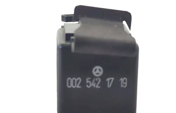 Mercedes-Benz E W210 Other relay 0025421719