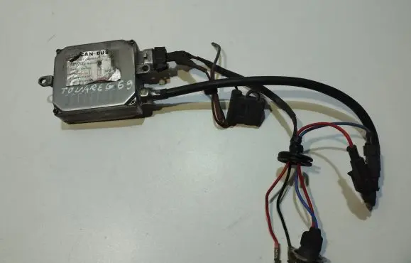 Volkswagen Touareg I Headlight ballast module Xenon