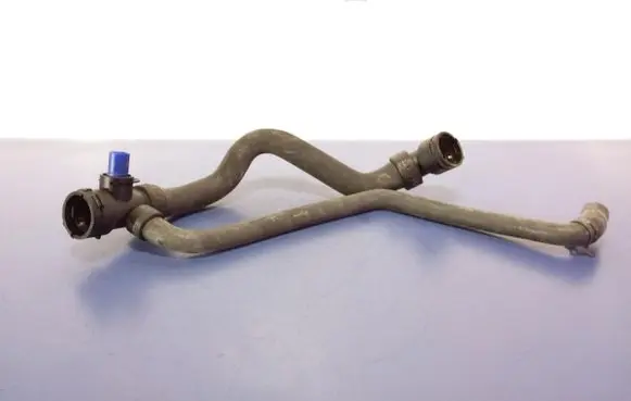 Volkswagen PASSAT B5.5 Engine coolant pipe/hose 4B0121049S