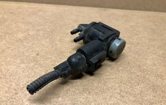 Seat Alhambra (Mk1) Turbo solenoid valve 1J0906283C