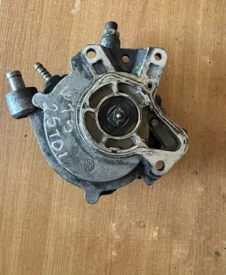 Volkswagen Transporter - Caravelle T5 Vacuum pump