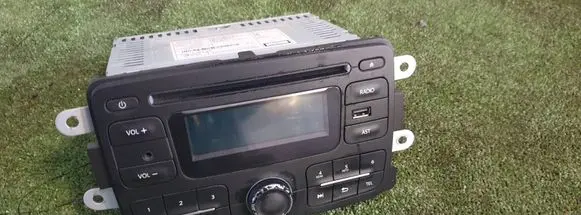 Dacia Sandero II Radio/CD/DVD/GPS head unit 281154979R