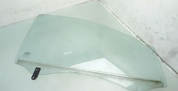 KIA Sorento Front door window glass four-door AS2