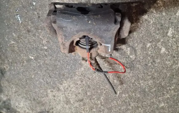 Jaguar XE Front brake caliper