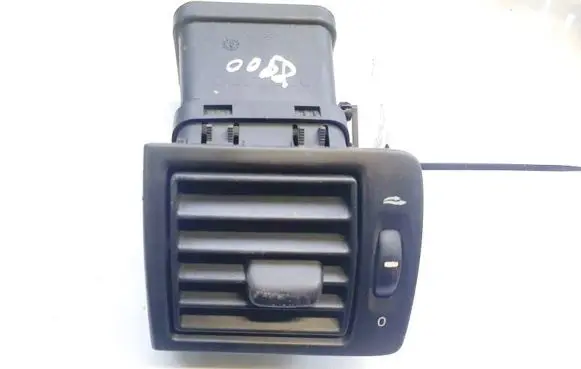 Volvo V50 Dash center air vent grill y01103