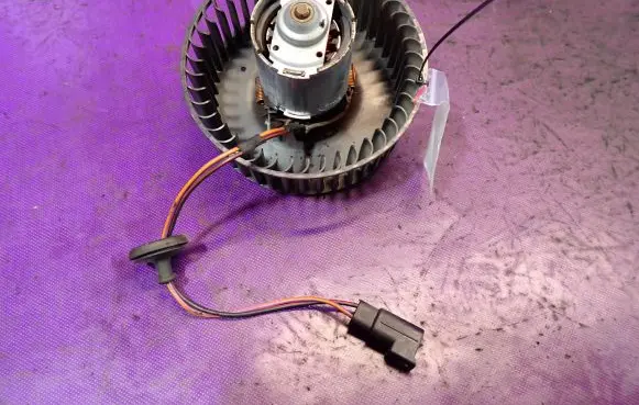 Ford Fiesta Heater fan/blower 7735000908