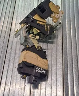Hyundai Trajet Rear door lock