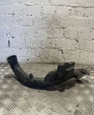 Nissan Note (E11) Air intake hose/pipe 3981027959