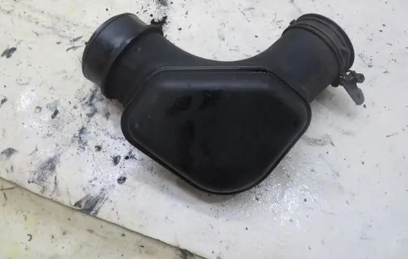 KIA Sportage Air intake hose/pipe 28188-2Y310