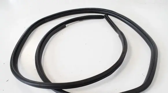 Toyota Prius (XW50) Rubber seal rear door 1512TGU35220452