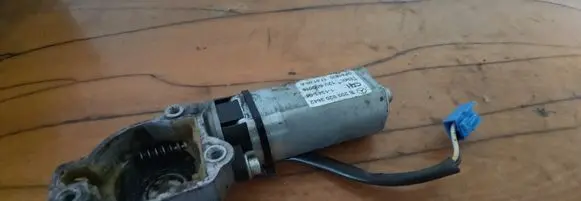 Mercedes-Benz C W203 Seat adjustment motor A2038203642