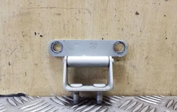 KIA Sportage Tailgate/trunk/boot hinge