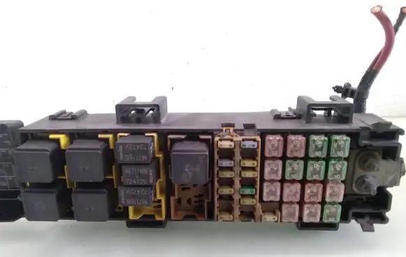 Jeep Grand Cherokee (WK) Fuse module 96555J