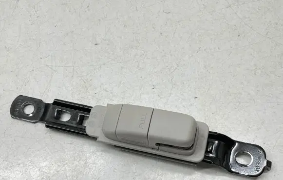 Nissan Pulsar Seat belt height adjuster 160109