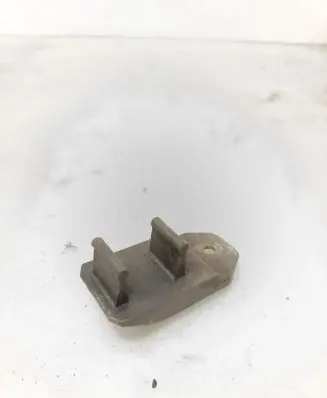 BMW 5 E39 Radiator mount bracket 2247896