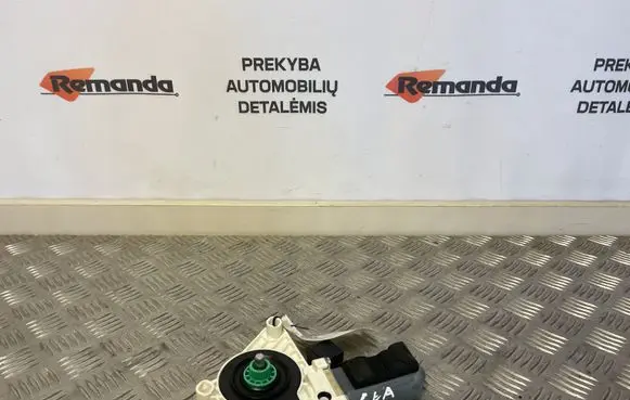 Mercedes-Benz CLA C117 X117 W117 Rear door window regulator motor