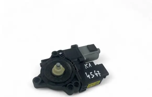 KIA Ceed Front door window regulator motor 82460A2010