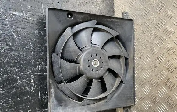 Suzuki SX4 Radiator cooling fan shroud 9536079J20