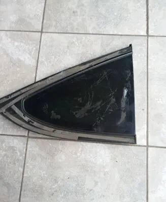 Tesla Model X Rear side window