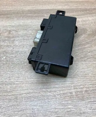 BMW 5 E39 Door control unit/module 8377600