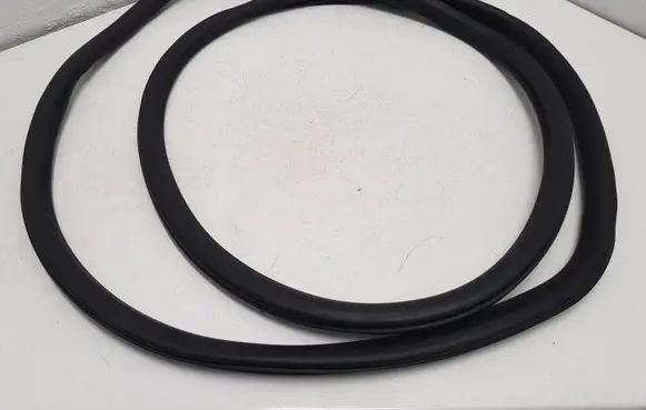 Opel Crossland X Front door rubber seal 