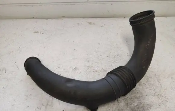 Intercooler hose/pipe