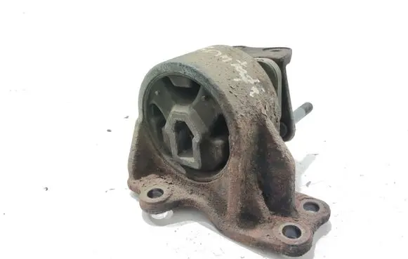 Hyundai Santa Fe Engine mount bracket