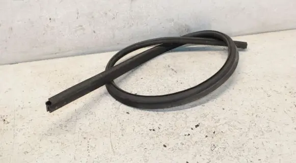 Opel Vivaro Engine compartment rubber 